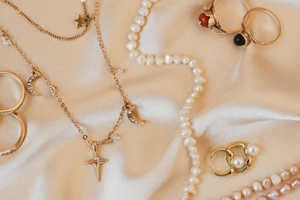 cleaning-jewelry-with-hydrogen-peroxide-lynnminimalist