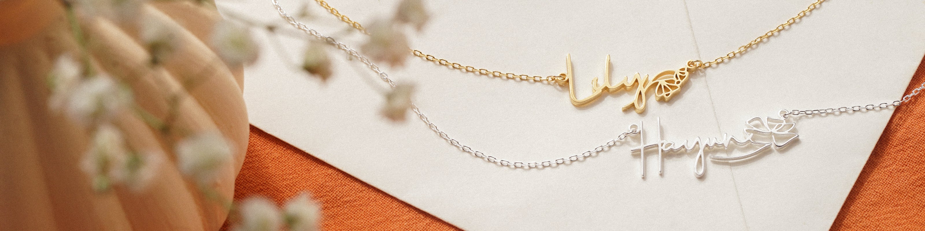 Personalized Jewelry, Lynn Minimalist, Keepsake Jewelry, Handmade Jewelry, Silver Jewelry, Minimalist Jewelry, Personalized Name Necklace, Letter Necklace, Initial Necklace, Cursive Necklace, Christmas Day Gift, Mother's Day Gift, Birth Flower Necklace