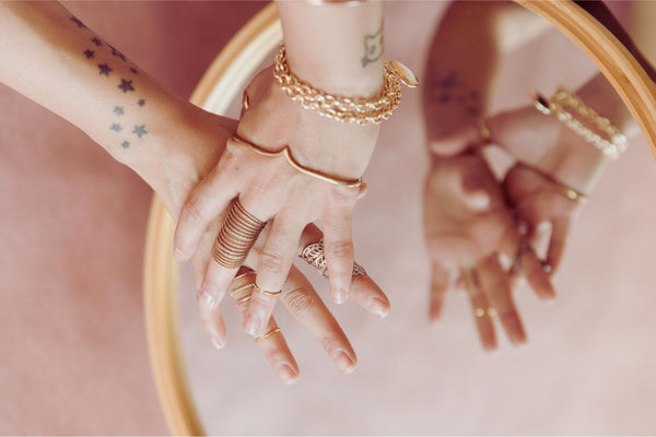 How To Wear Rings On Multiple Fingers? – LynnMinimalist