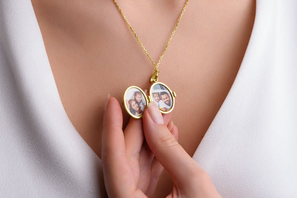 How to Get a Picture for Locket?