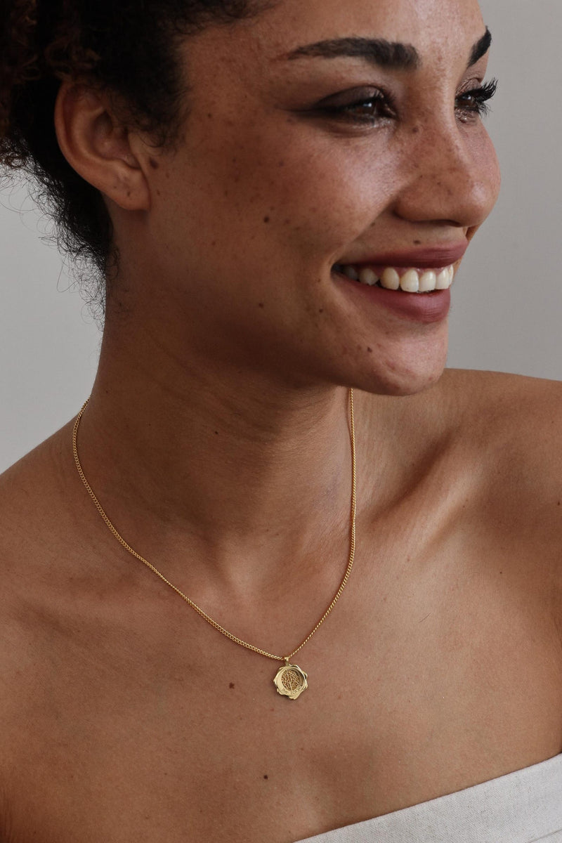 Retro Necklace With Detailed Nose Print