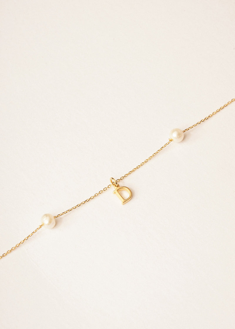 personalized_jewelry,minimalist_necklace,mom_necklace,lynn_minimalist,personalized_gift,dainty_necklace,best_friend_gift,50th_birthday_gift,freshwater_pearl,pearl_with_initial,letter_necklace,pearl_jewelry,mother_of_the_pearl